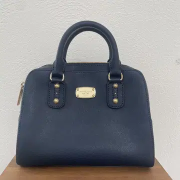 MICHAEL KORS 네이비 핸드백