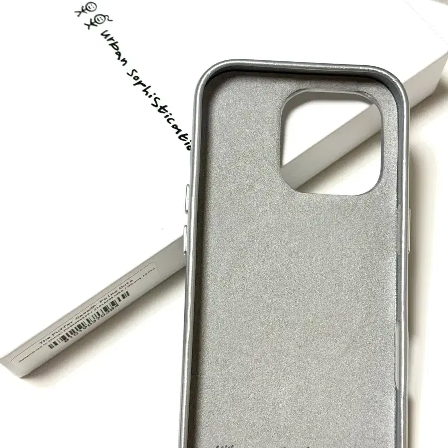 新品 正規品　urban sophistication iphone16pro the-skinny-case-all-the-feeels