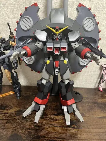 HG 1/144 디스트로이 건담 조립 완성품