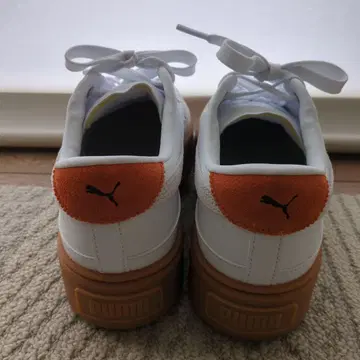PUMA 화이트/오렌지 스니커즈