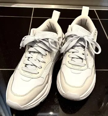 PUMA 여성 시리아 웨지 스니커즈