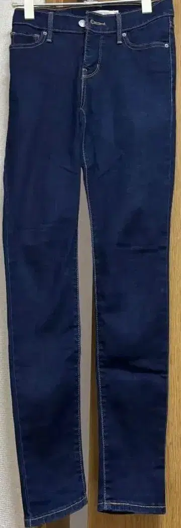 Levi's 311 SHAPING SKINNY 데님 24