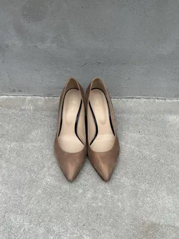 핑크 라메 힐 펌프스