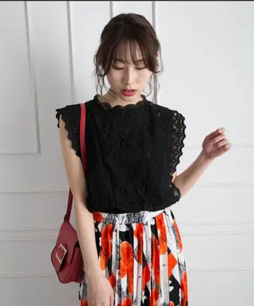 스캘럽 레이스 슬리브리스