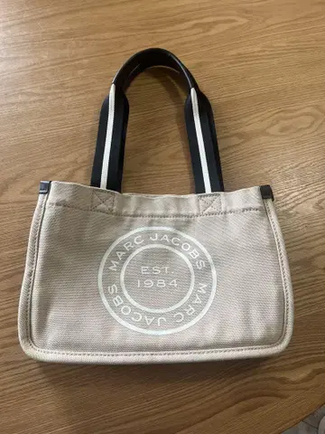 새상품급 MARC JACOBS 토트백 베이지