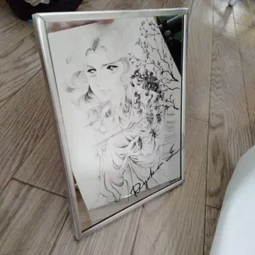 오르페우스의 창 펍 미러 이케다 리요코 입상 스탠드 인테리어 유리의 가면