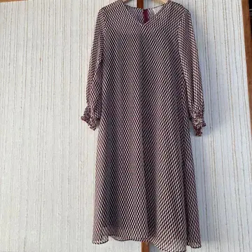 시빌라 기하학 패턴 V넥 원피스