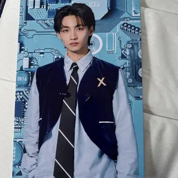 시가 리쿠 패널 타워 레코드 ICEx 설치
