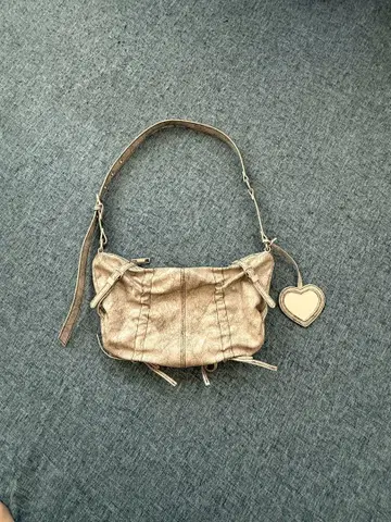 SLY GATHER STRING BAG 스트링 백 하트 거울