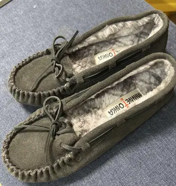 새상품 MINNETONKA 미네통카 다크 그레 모카신 5(22cm)