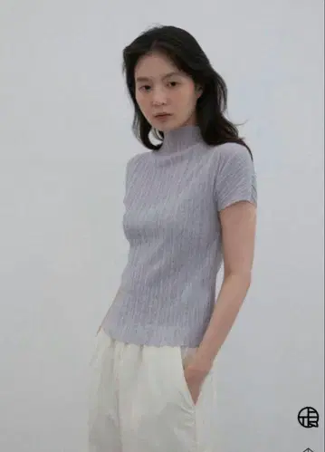 Ohotoro Flow High Neck Top