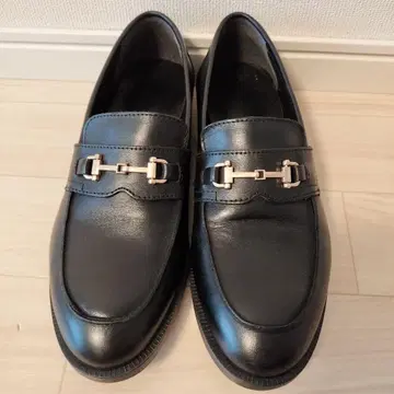 유니클로 데크 슈즈 26cm 블랙 로퍼 금장 장식