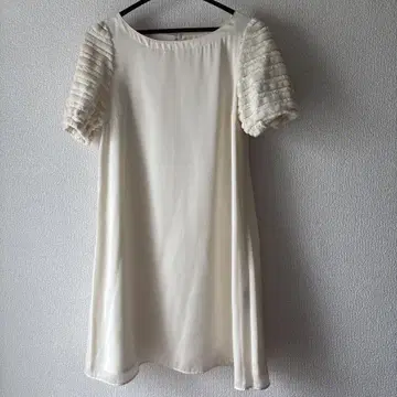 새상품급 RAY BEAMS 아이보리 퍼프 슬리브 원피스