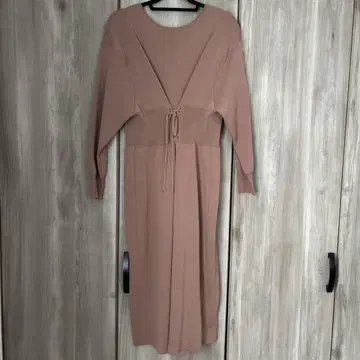 핑크 베이지 컷 긴팔 허리 리본 포함