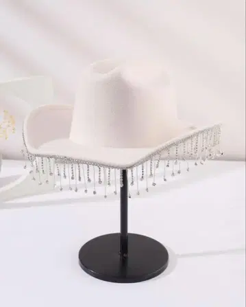 화이트 비쥬 장식 카우보이 햇
