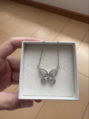 새상품 버터플라이 디자인 목걸이