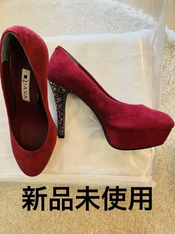 DIANA 스웨이드 펌프스