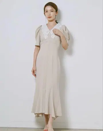 스나이델 SNIDEL 자수 화이트칼라 머메이드 원피스