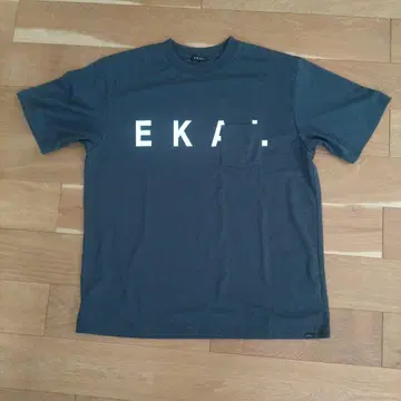 EKAL 어반 리서치 티셔츠 L 사이즈