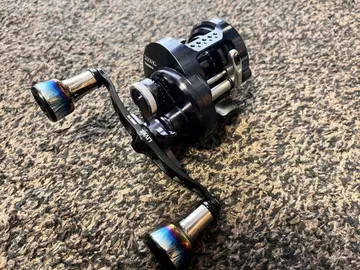 SHIMANO 200HG 베이트 릴