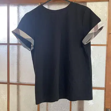 블랙 T셔츠 소매 체크 무늬 사이즈 40