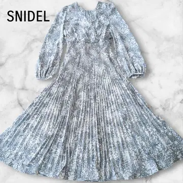 새상품급 SNIDEL 스나이델 롱 원피스 꽃무늬 프린트 플리츠