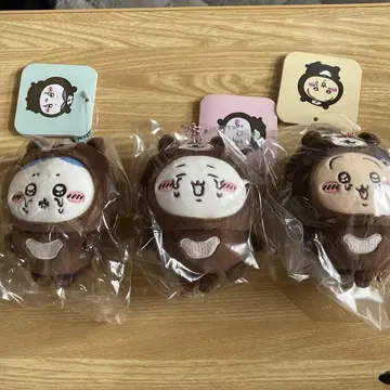 말레이곰을 쓴 마스코트 치이카와 하치와레 토끼