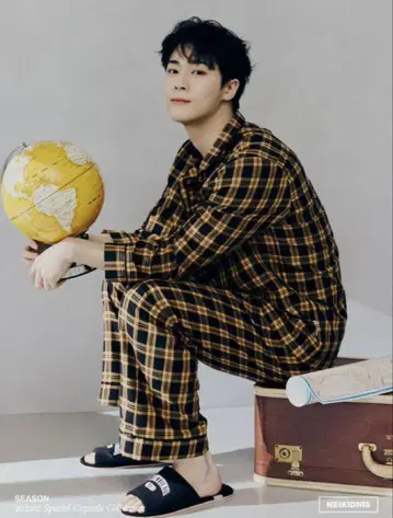 귀중한 astro 문빈 NEIKIDNIS 파자마