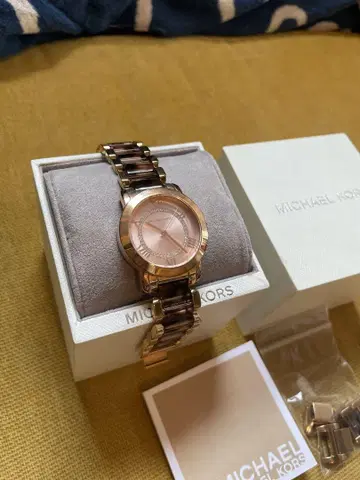 MICHAEL KORS MK3689 로즈 골드 시계