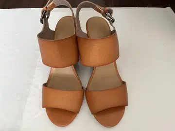 오렌지 브라운 웨지힐 샌들