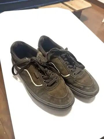 VANS 브라운 스니커즈