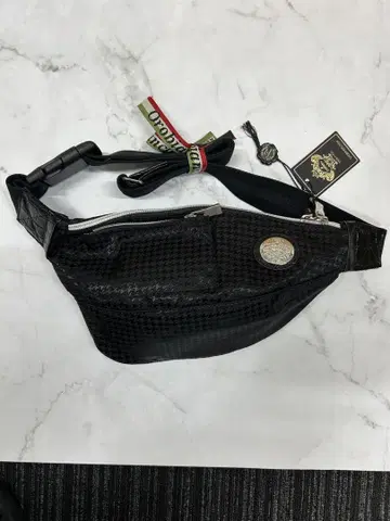 오로비안코 바디백 GOCCIA