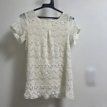 아이보리 레이스 상의 7R