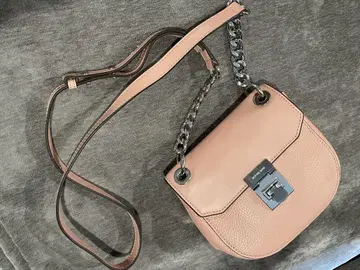 마이클코어스 MICHAEL KORS 가죽 사선 숄더백
