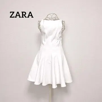ZARA 실루엣 플레어 미니 스케이터 원피스 슬리브리스 화이트