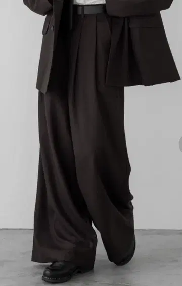 remer loose standard tuck wide PT brown