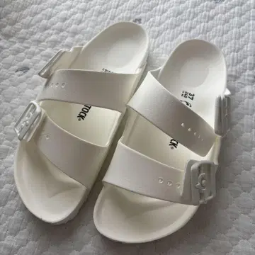BIRKENSTOCK 화이트 비치 샌들 37