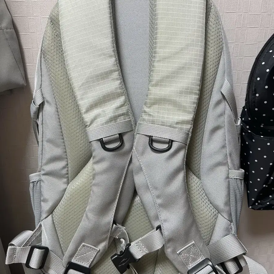Noiago NOI1388 Nylon Daily Backpack (Light Gray) on Bunjang