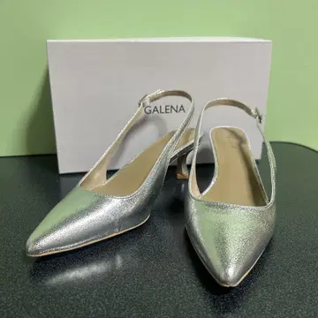 GALENA 백 스트랩 펌프스