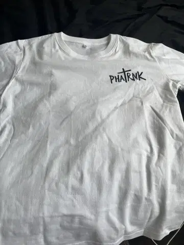 PHATRNK 화이트 티셔츠