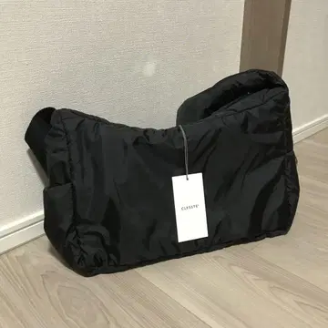 Clesste Padded Holiday bag