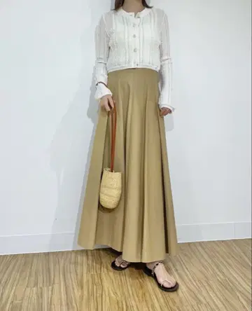 [미사용 새상품 택 포함] 윔 가젯 베이지 하이웨스트 플레어 스커트