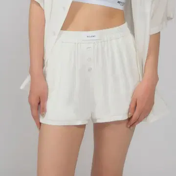 ACLENT 프론트 버튼 숏팬츠