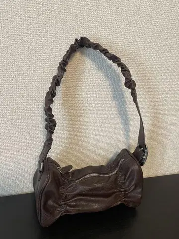 MOUSSY 브라운 숄더백