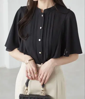 RANAN [접촉 냉감] 핀턱 플레어 소매 블라우스