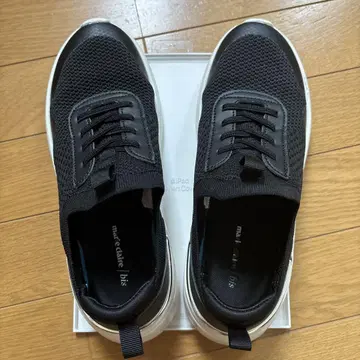 마리끌레르 메쉬 소재 블랙스 스니커즈