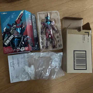 BANDAI BLOOD STALK 피규아트 가면라이더 빌드