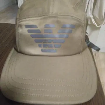 Emporio Armani 베이지 캡 S/M