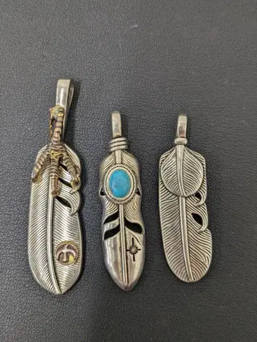 실버 깃털 모티브 펜던트 탑