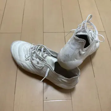화이트 축구화 FG 타입